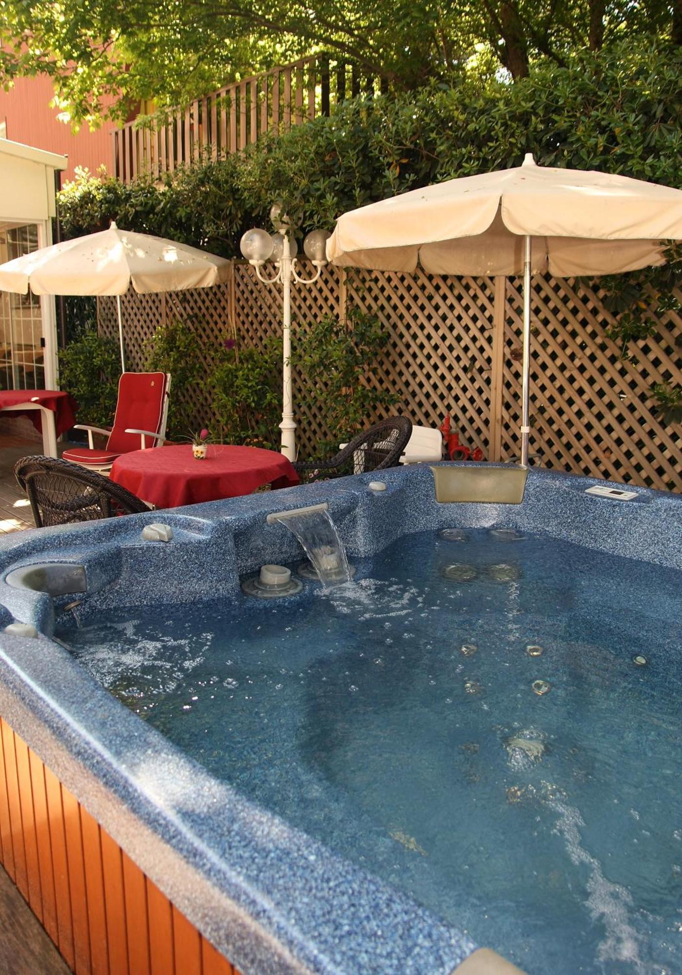 Hotel Santiago Milano Marittima Exteriér fotografie